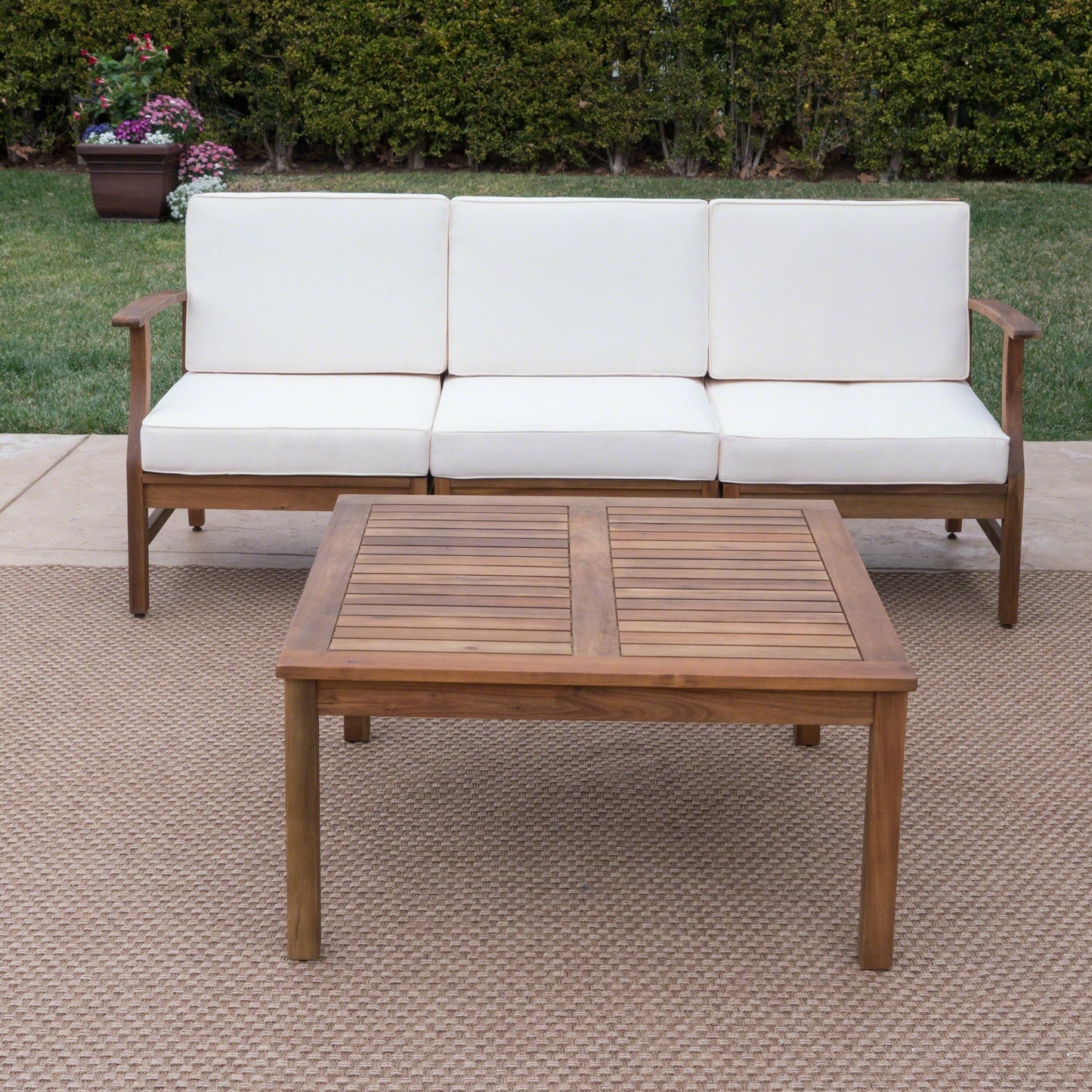 Ensemble canapé et table d'extérieur Perla en acacia, 4 pièces, rembourré, par Christopher Knight Home