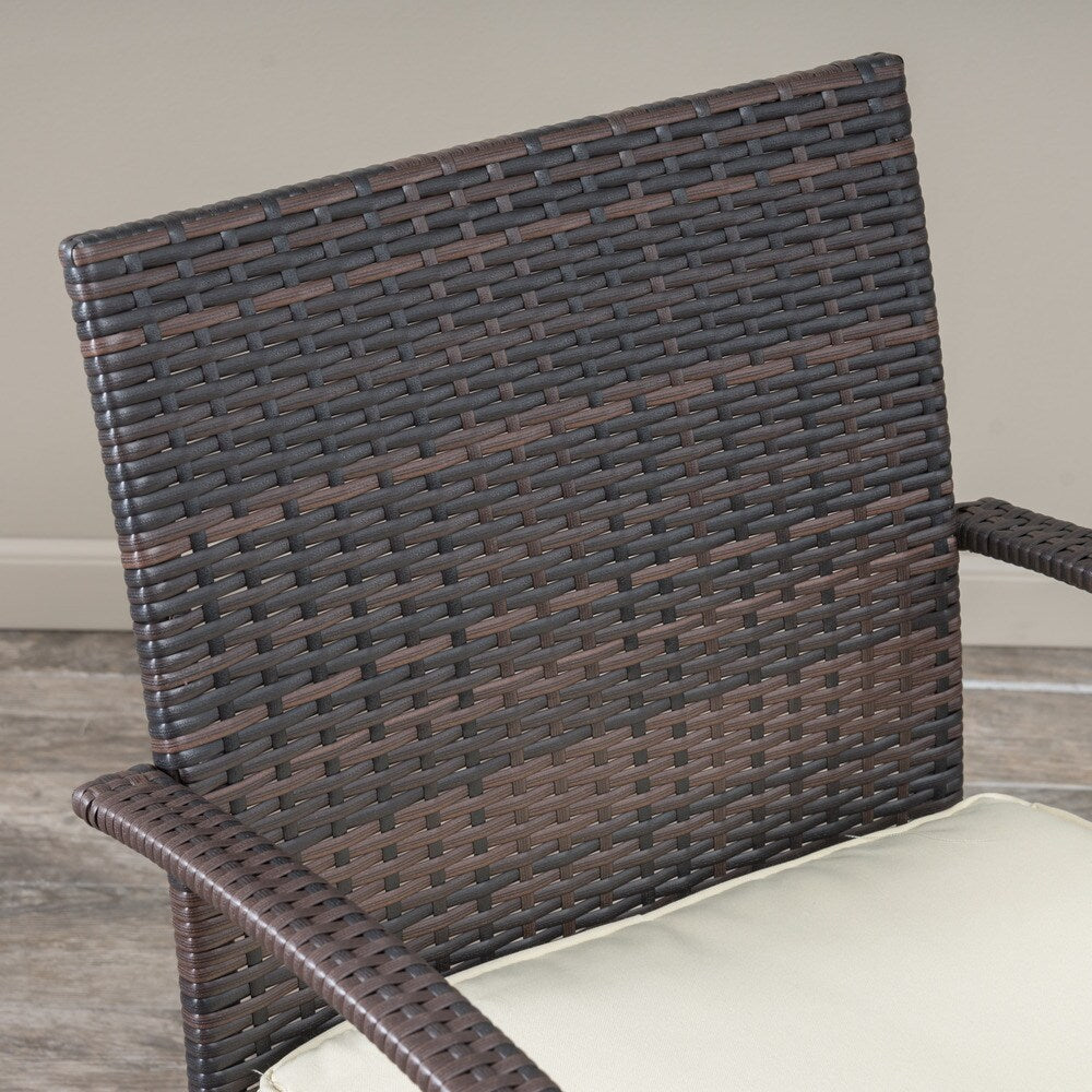Ensemble bistrot d'extérieur Peterson 3 pièces en osier avec coussins par Christopher Knight Home