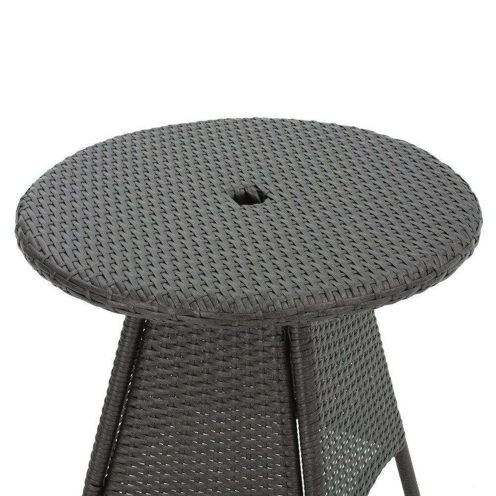 Ensemble bistrot d'extérieur Peterson 3 pièces en osier avec coussins par Christopher Knight Home