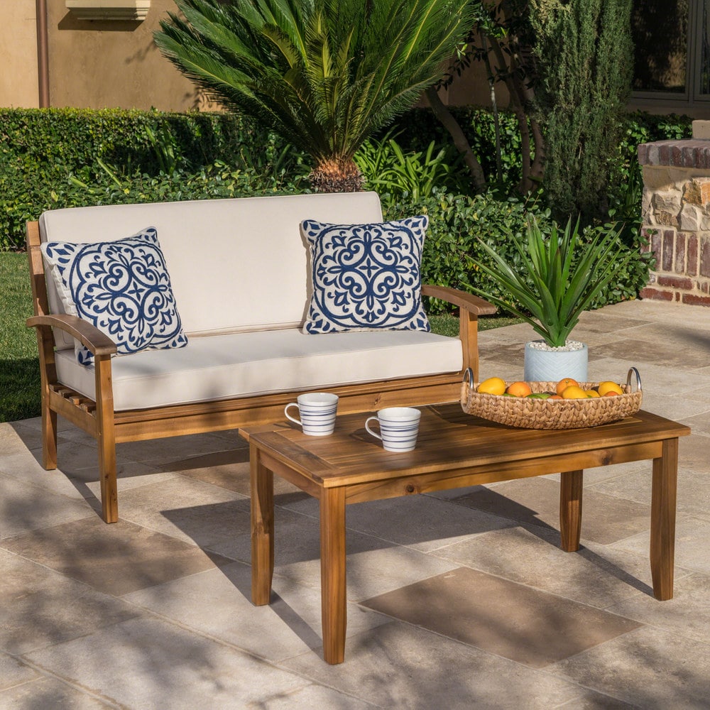 Ensemble causeuse et table d'extérieur Peyton en bois d'acacia avec coussins par Christopher Knight Home