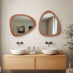 Miroir mural asymétrique en forme de pavé avec cadre en pin