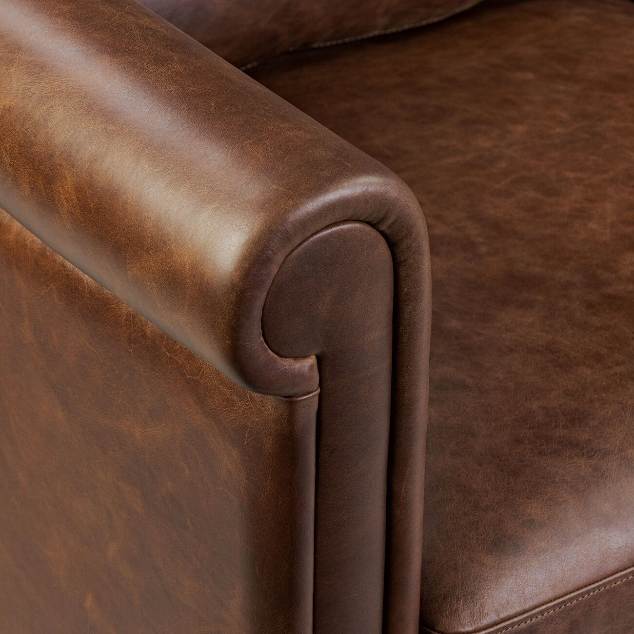 Canapé en cuir véritable Poly &amp; Bark Helston 89