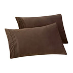 Taies d'oreiller Porch &amp; Den Briggs résistantes aux plis et à la décoloration (lot de 2)