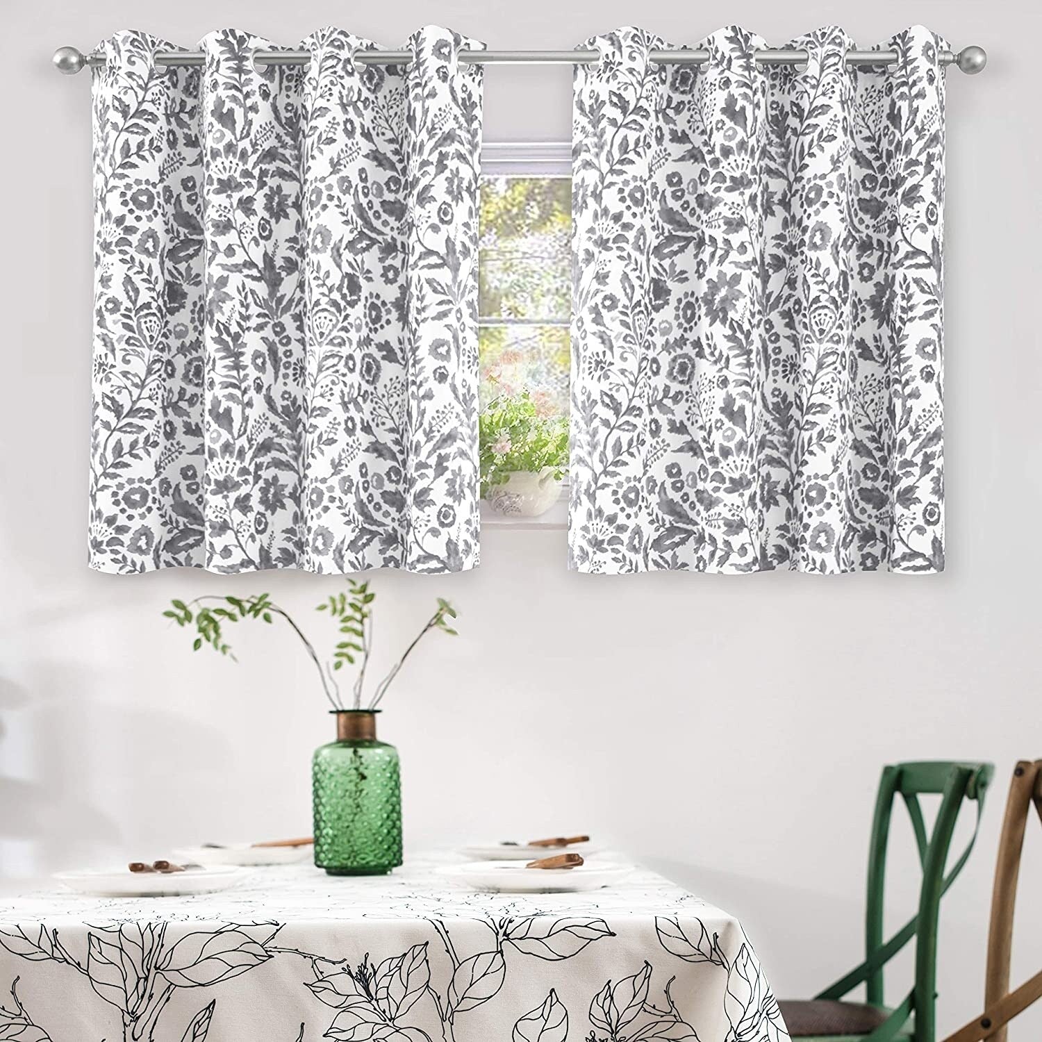 Paire de rideaux occultants doublés à motif floral aquarelle Porch &amp; Den Ouzel