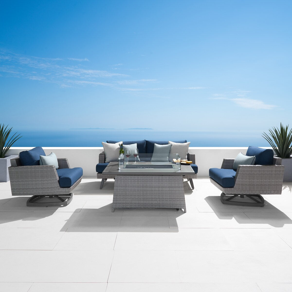 Ensemble de 4 sièges de patio d'extérieur Portofino Casual Sunbrella avec fonction de mouvement et de feu