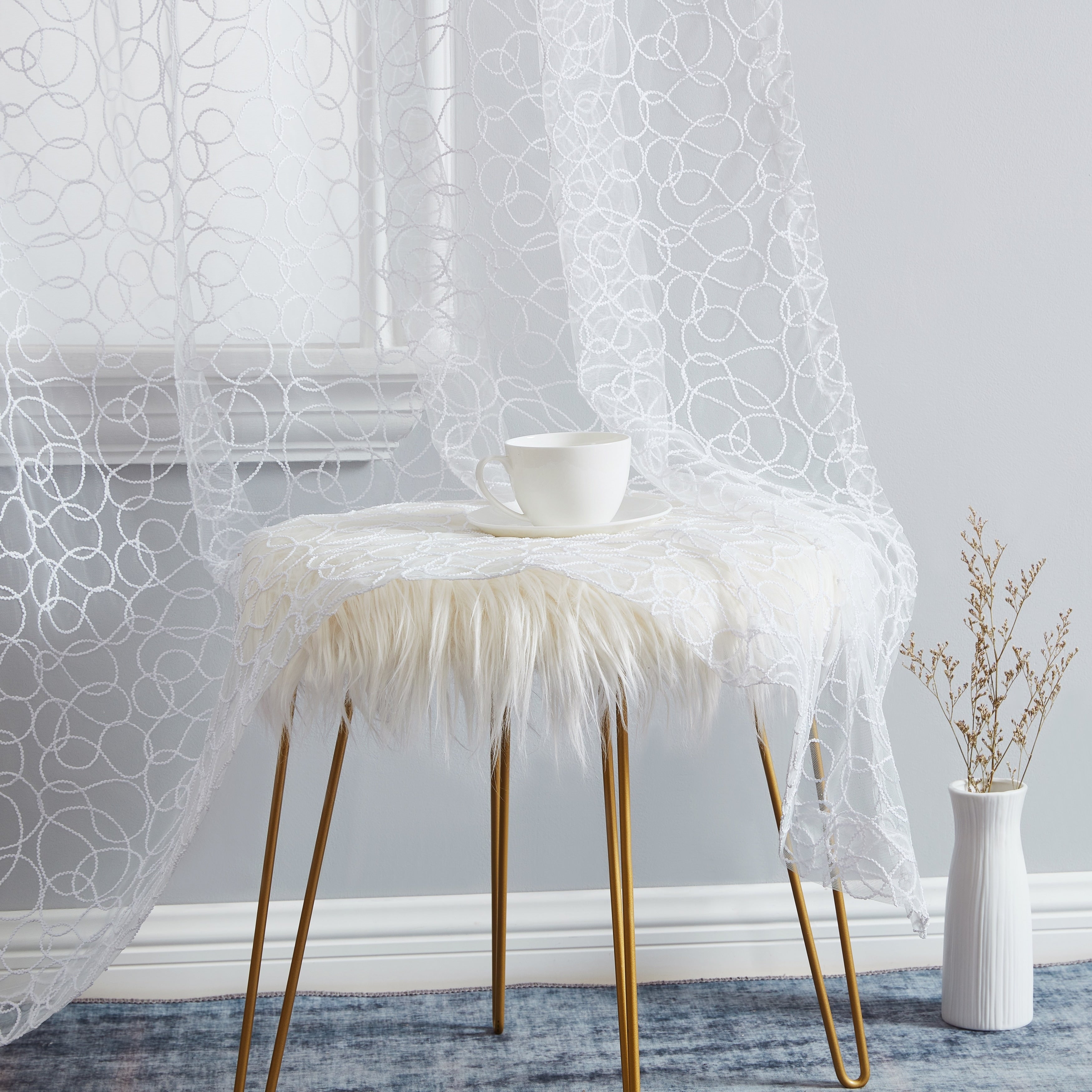 HLC.me Audrey Rideaux décoratifs en voile transparent doux brodé de qualité supérieure, filtrant la lumière, à œillets - Lot de 2