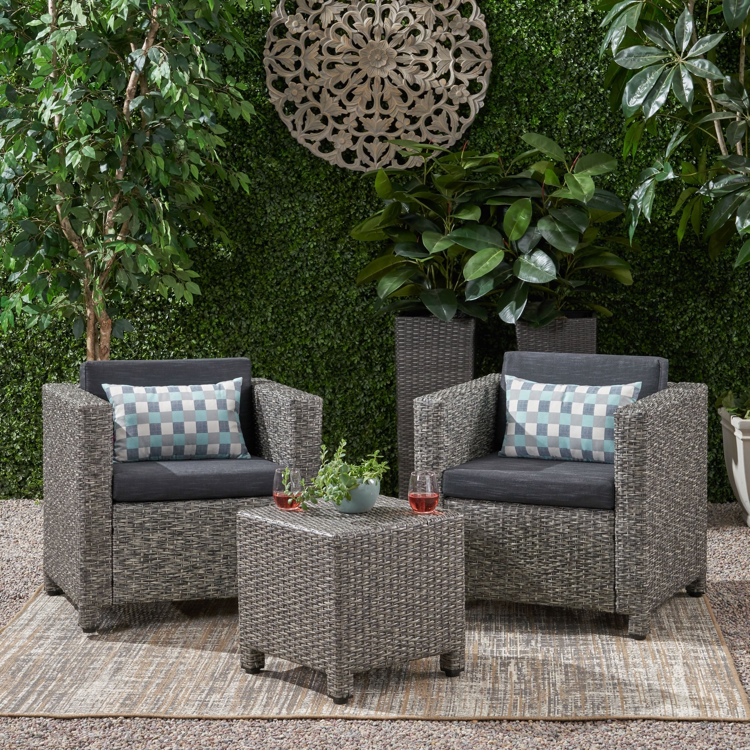 Ensemble de salon de jardin 3 pièces en osier avec coussins Puerta par Christopher Knight Home