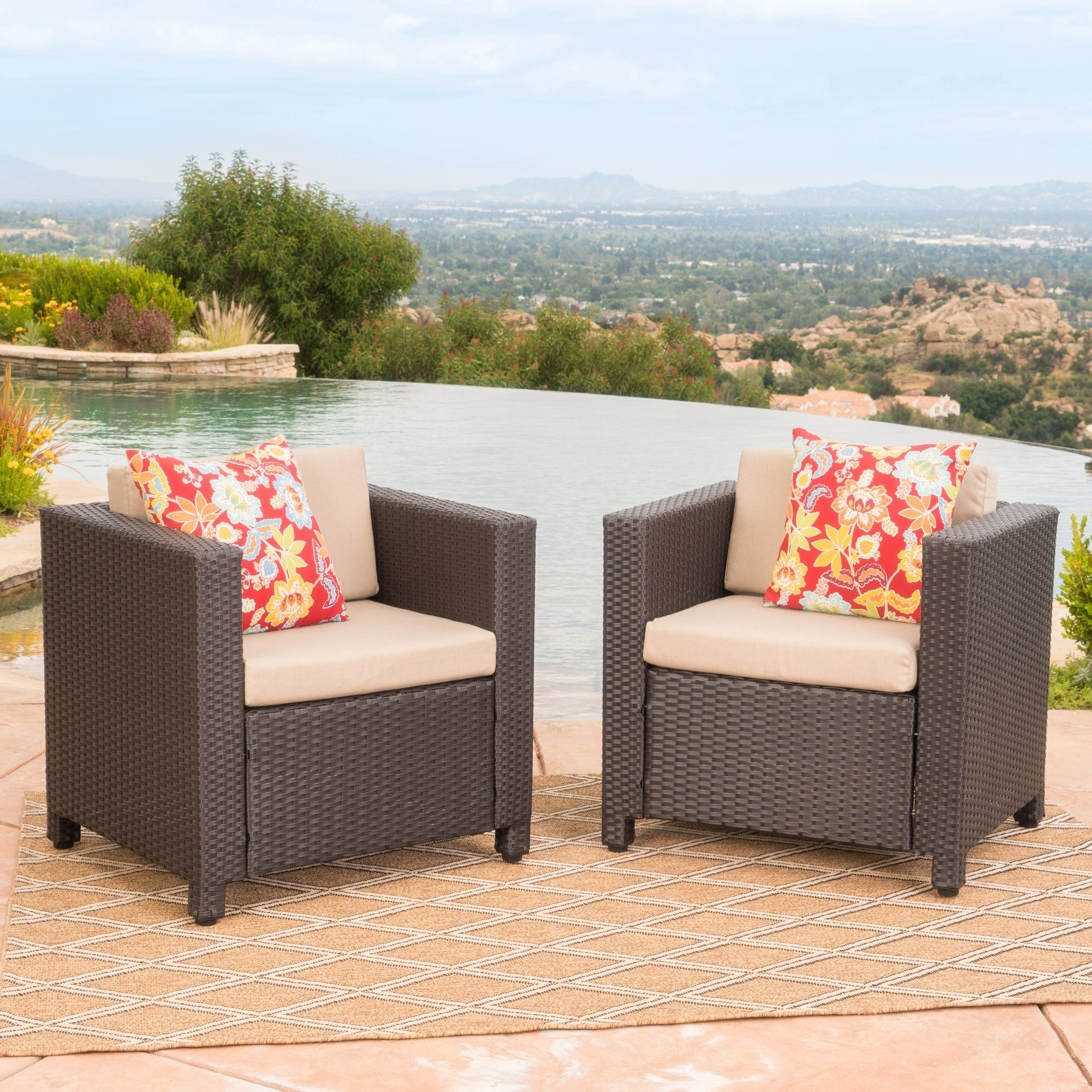 Fauteuil club d'extérieur Puerta en osier avec coussins (lot de 2) par Christopher Knight Home