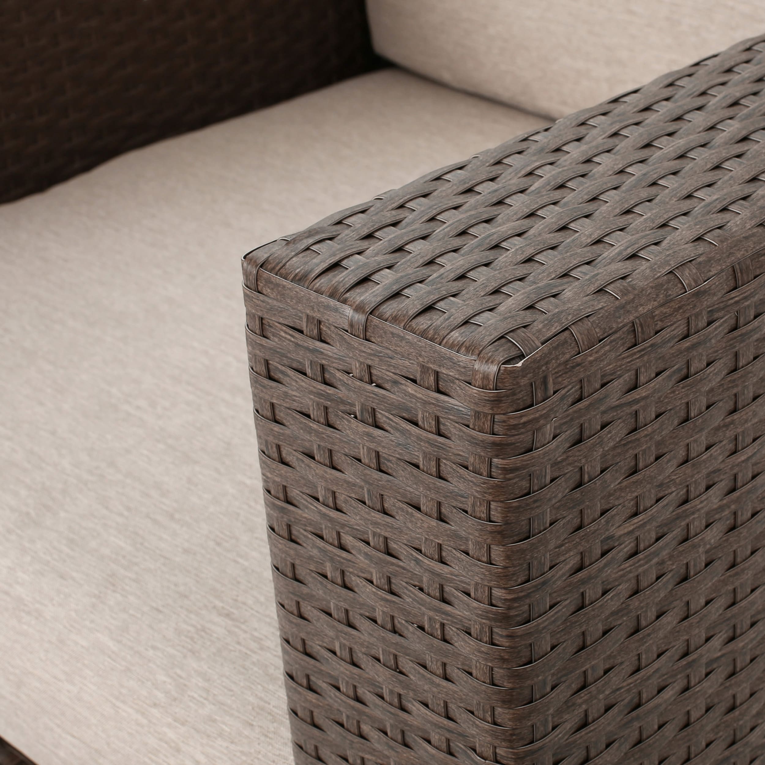 Fauteuil club pivotant d'extérieur en osier Puerta par Christopher Knight Home