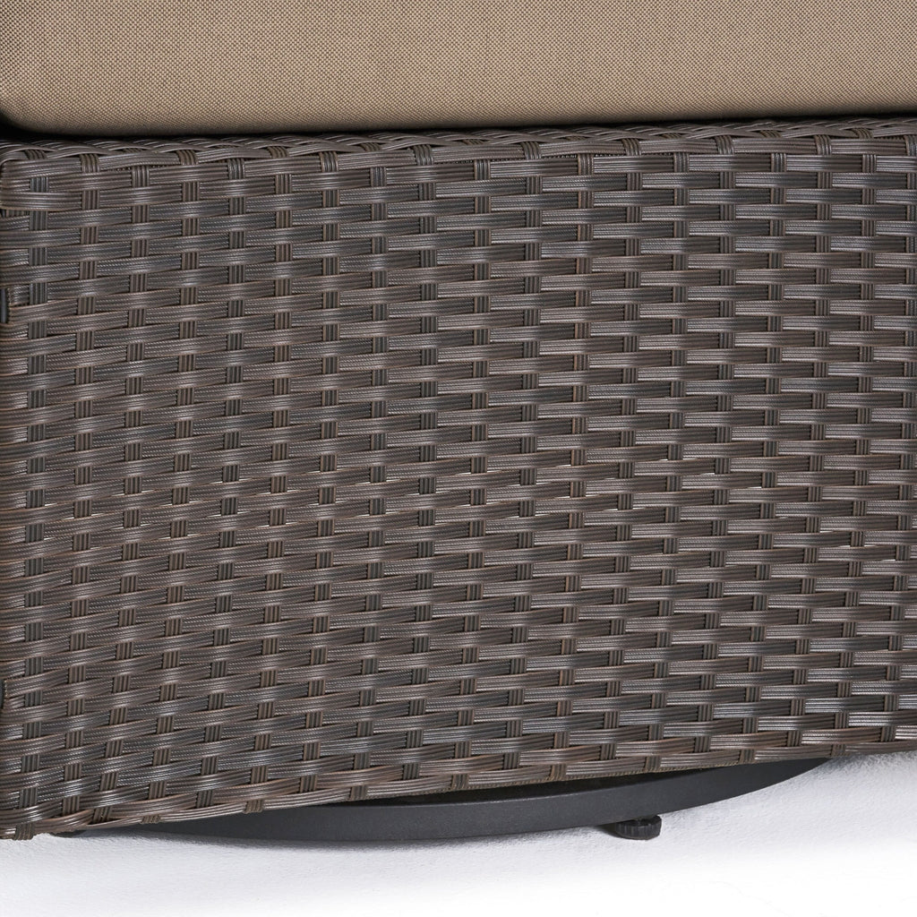 Fauteuil club pivotant d'extérieur en osier Puerta par Christopher Knight Home