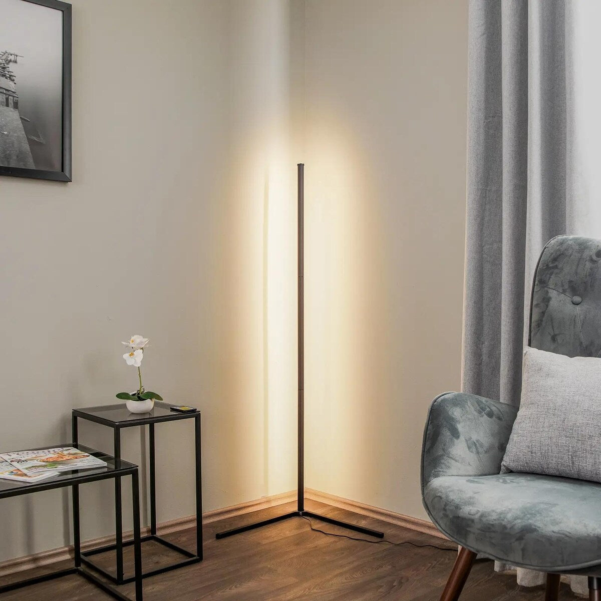 Lampadaire d'angle à LED RGBCW avec télécommande