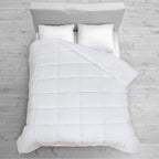 Couette Royale King - Couette toutes saisons en duvet synthétique - Couette matelassée légère (King, bleu marine)