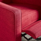 Fauteuil inclinable rembourré en tissu rouge style milieu du siècle avec repose-pieds, dossier capitonné et pieds en hêtre