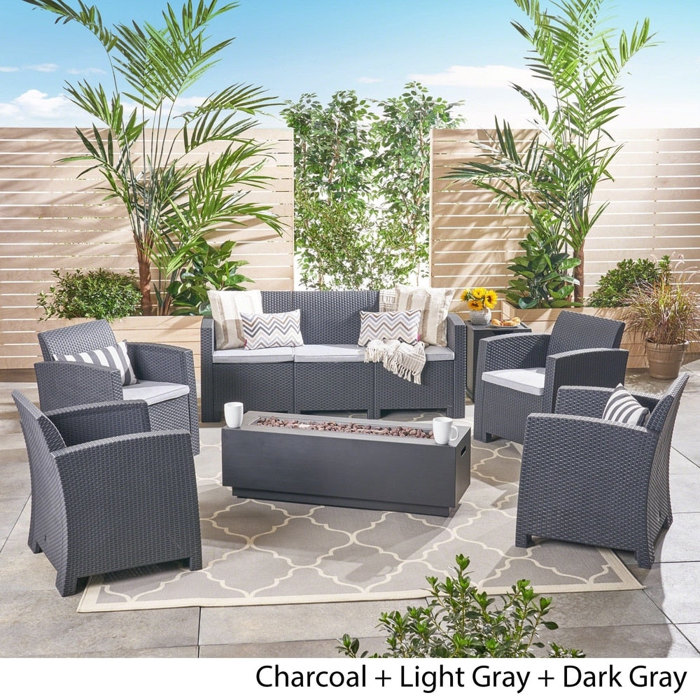 Ensemble de salon de jardin Rensing 7 places en osier imprimé avec foyer et support de réservoir par Christopher Knight Home