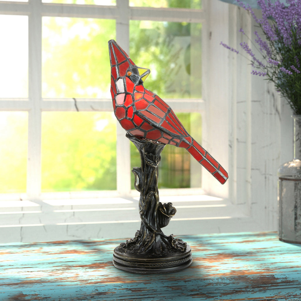 Lampe d'appoint cardinale en vitrail rouge River of Goods de 13 pouces - 8 L x 4,5 l x 13,5 H