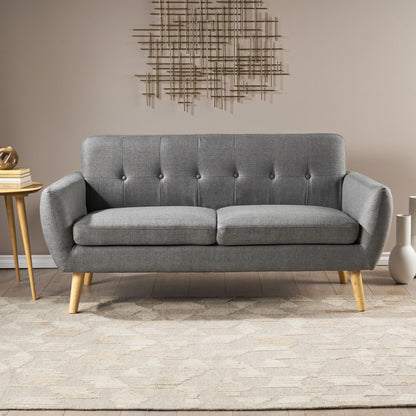 Charmant canapé causeuse compact Roomfitters avec dossier capitonné et coutures gaufrées pour petits espaces, recouvert de tissu doux