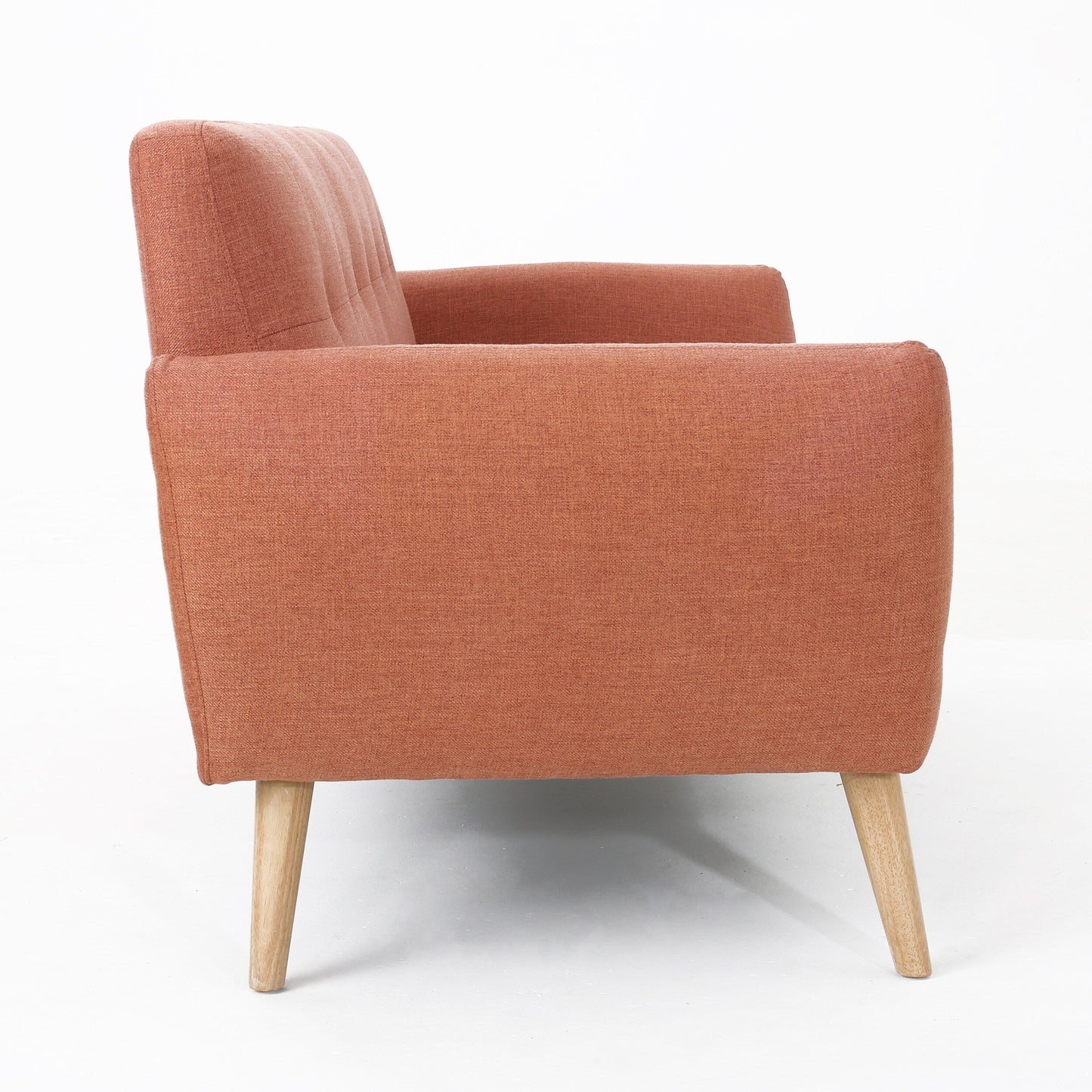 Charmant canapé causeuse compact Roomfitters avec dossier capitonné et coutures gaufrées pour petits espaces, recouvert de tissu doux