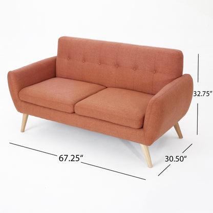 Charmant canapé causeuse compact Roomfitters avec dossier capitonné et coutures gaufrées pour petits espaces, recouvert de tissu doux