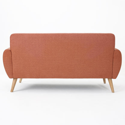 Charmant canapé causeuse compact Roomfitters avec dossier capitonné et coutures gaufrées pour petits espaces, recouvert de tissu doux