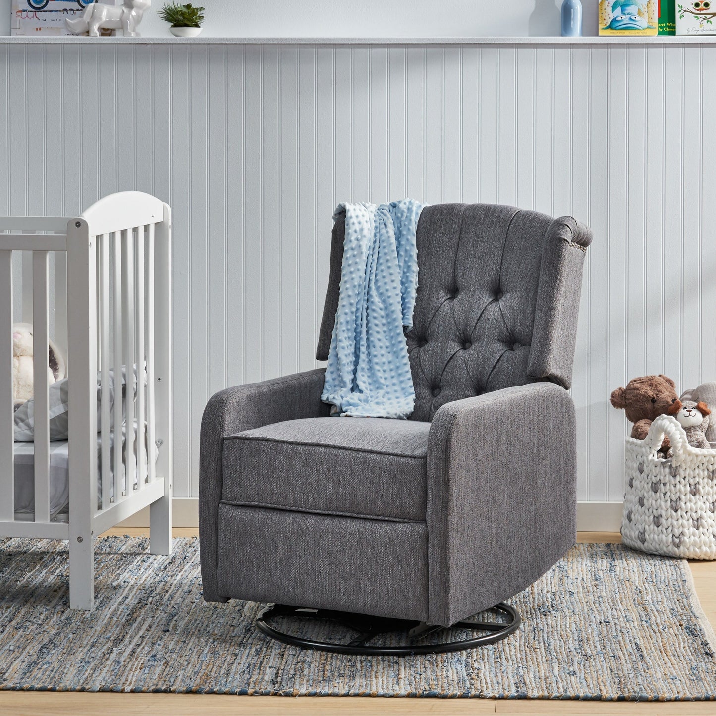 Fauteuil inclinable manuel au design classique de Roomfitters, pivotant à 360 degrés, idéal pour le salon