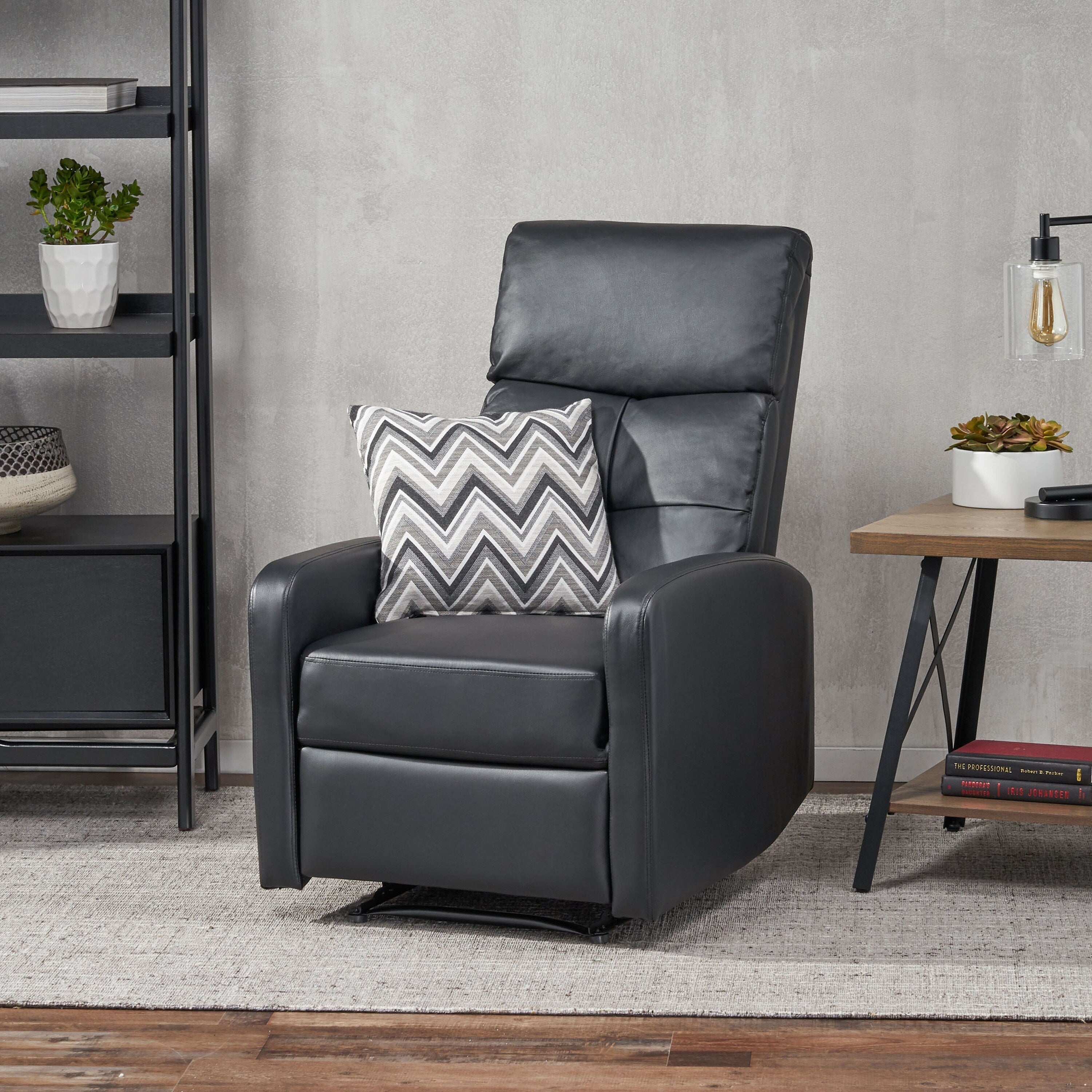 Fauteuil inclinable manuel standard en similicuir Roomfitters avec mécanisme d'inclinaison fluide, coussins confortables, design classique, noir