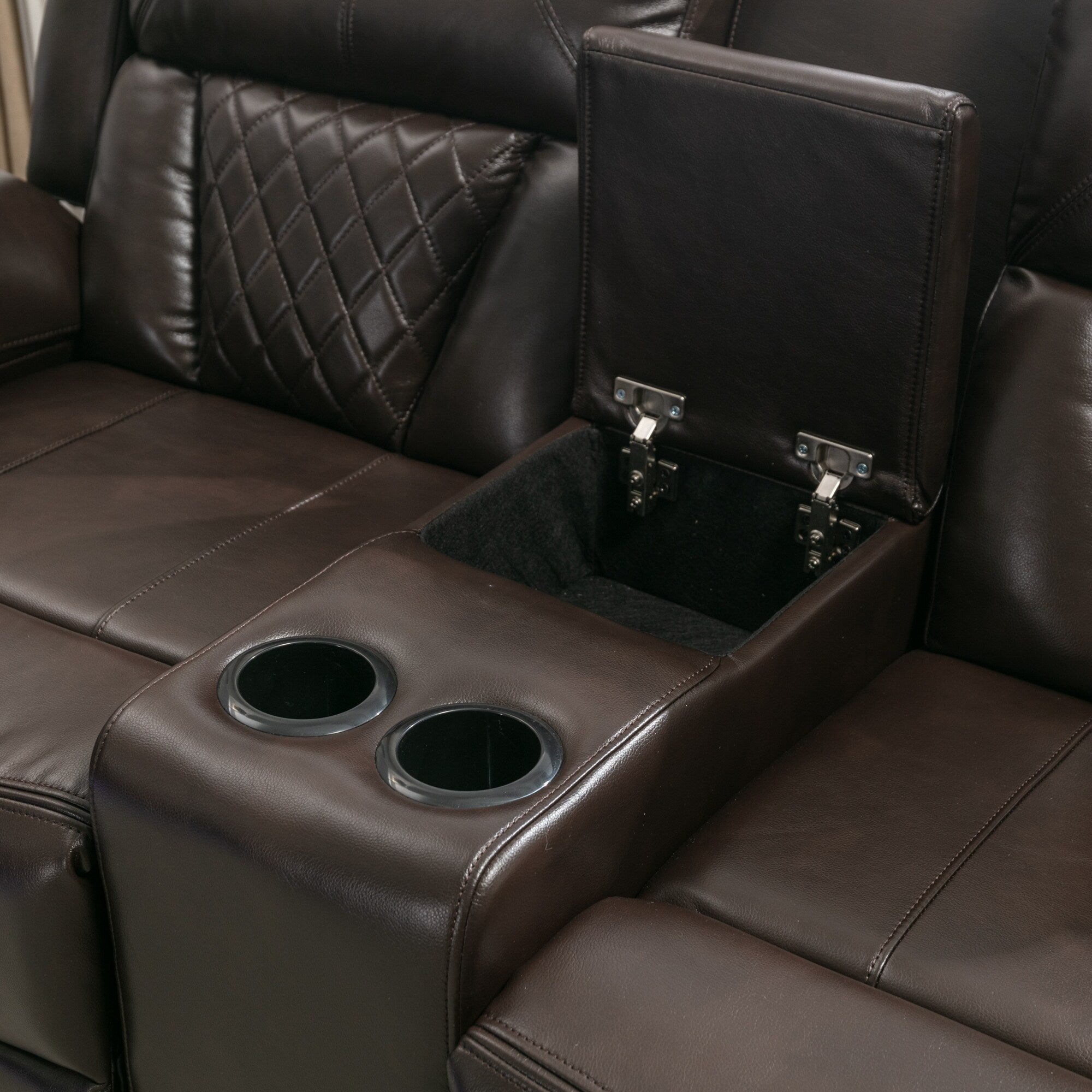 Causeuse inclinable manuelle Roomfitters avec rangement escamotable, deux porte-gobelets et design confortable