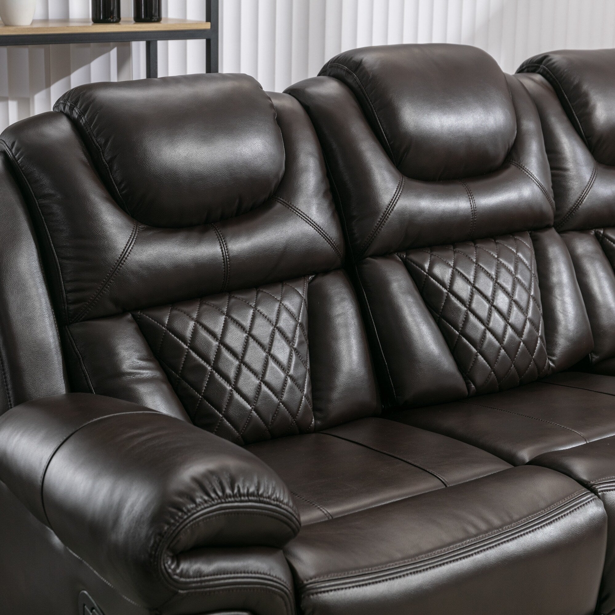 Fauteuil inclinable à bascule manuel Roomfitters avec console centrale, idéal pour le cinéma maison dans le salon