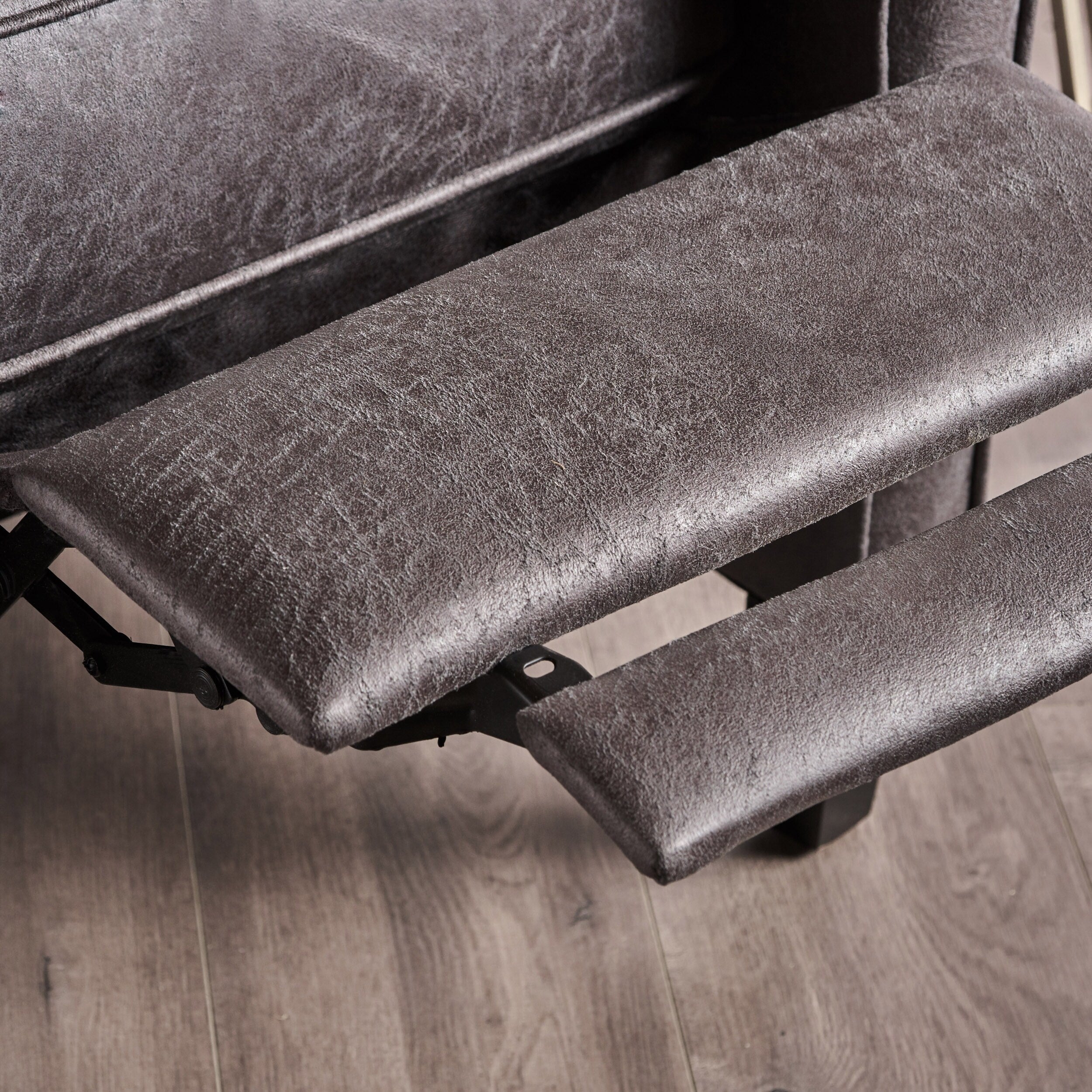 Fauteuil inclinable à dossier relevable Roomfitters avec accoudoirs roulés et siège rembourré pour salon ou bureau