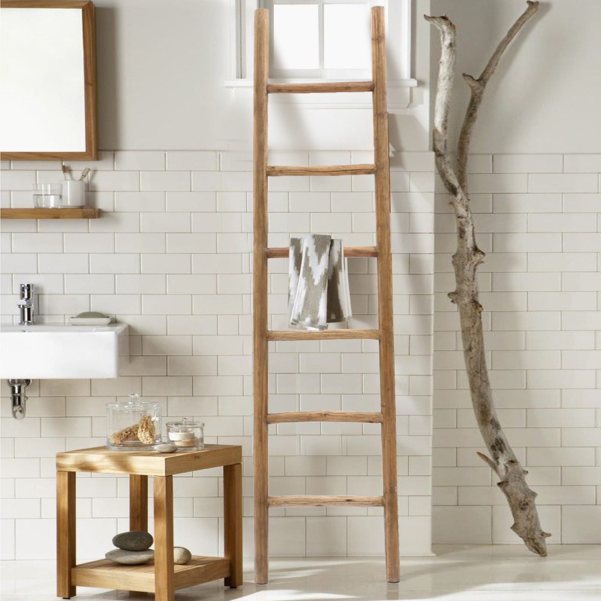Échelle décorative rustique en bois naturel de 1,8 m (74,4 po H x 18,9 po L x 2 po P)