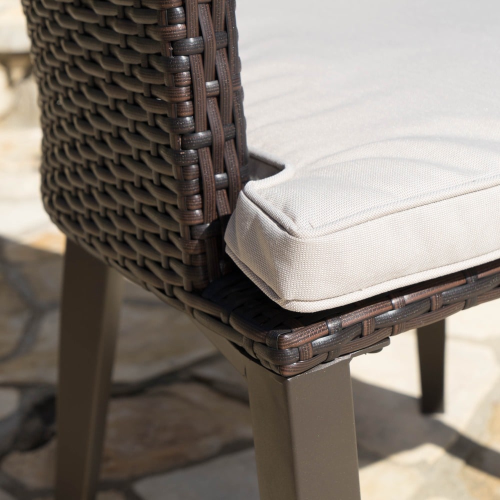 Ensemble de salle à manger d'extérieur rond en osier Ryan 5 pièces avec coussins par Christopher Knight Home
