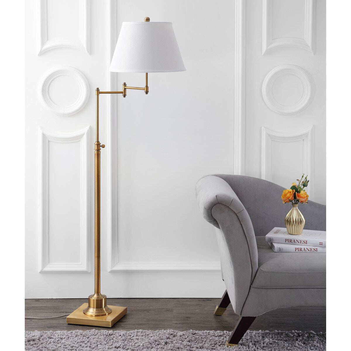 Lampadaire pivotant doré SAFAVIEH Lighting Tracee de 60 pouces – 16 x 16 x 54,5-68,5 – 16 L x 16 P x 69 H