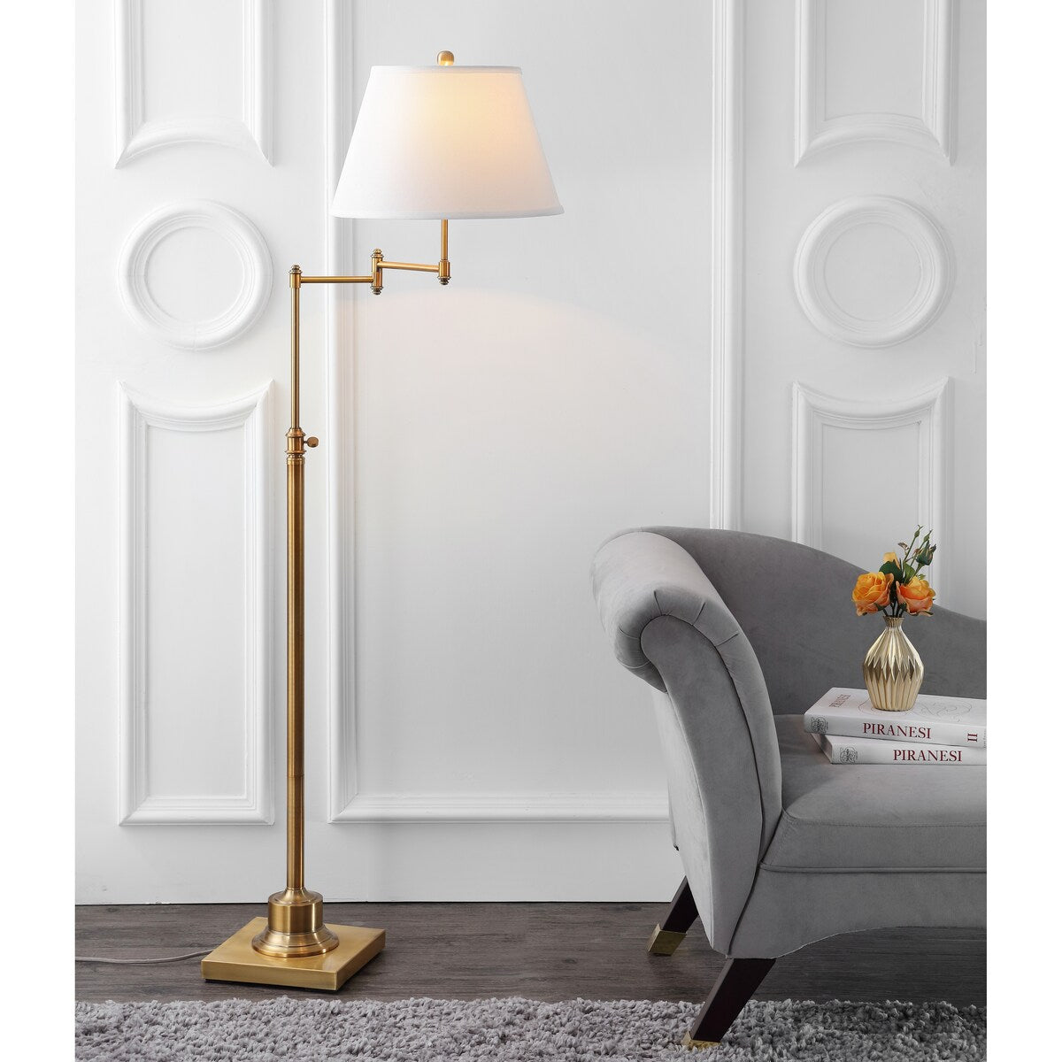 Lampadaire pivotant doré SAFAVIEH Lighting Tracee de 60 pouces – 16 x 16 x 54,5-68,5 – 16 L x 16 P x 69 H