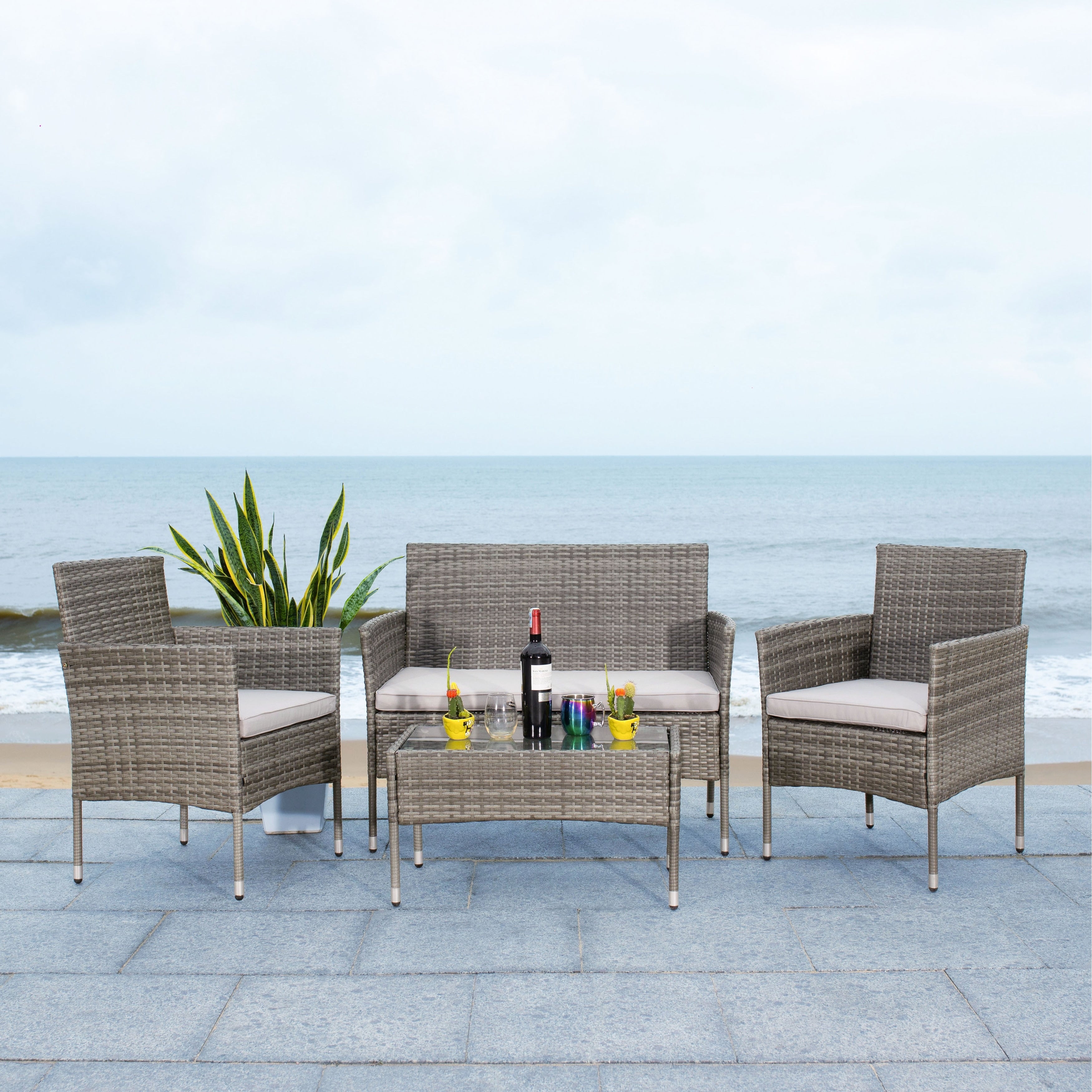 Ensemble de jardin d'extérieur Amiyah 4 pièces SAFAVIEH - 24 l x 16 p x 15 h