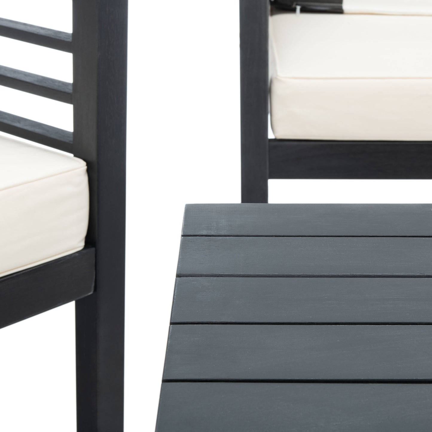 Ensemble de salon de jardin Alda 4 pièces SAFAVIEH avec coussins décoratifs – 51 L x 26 P x 26 H