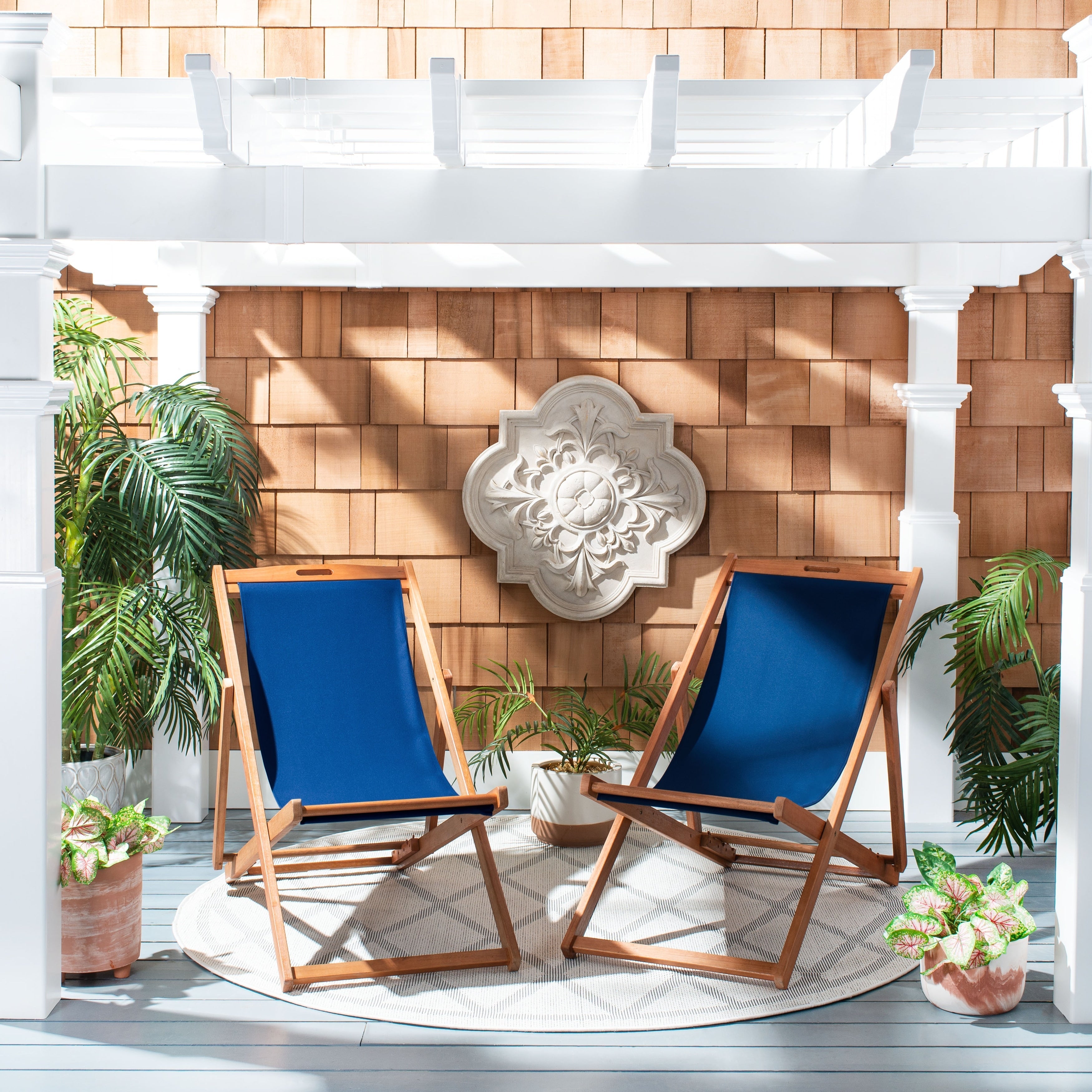 Chaises pliantes d'extérieur Natalya de SAFAVIEH (lot de 2) - 24 l x 34 p x 41 h