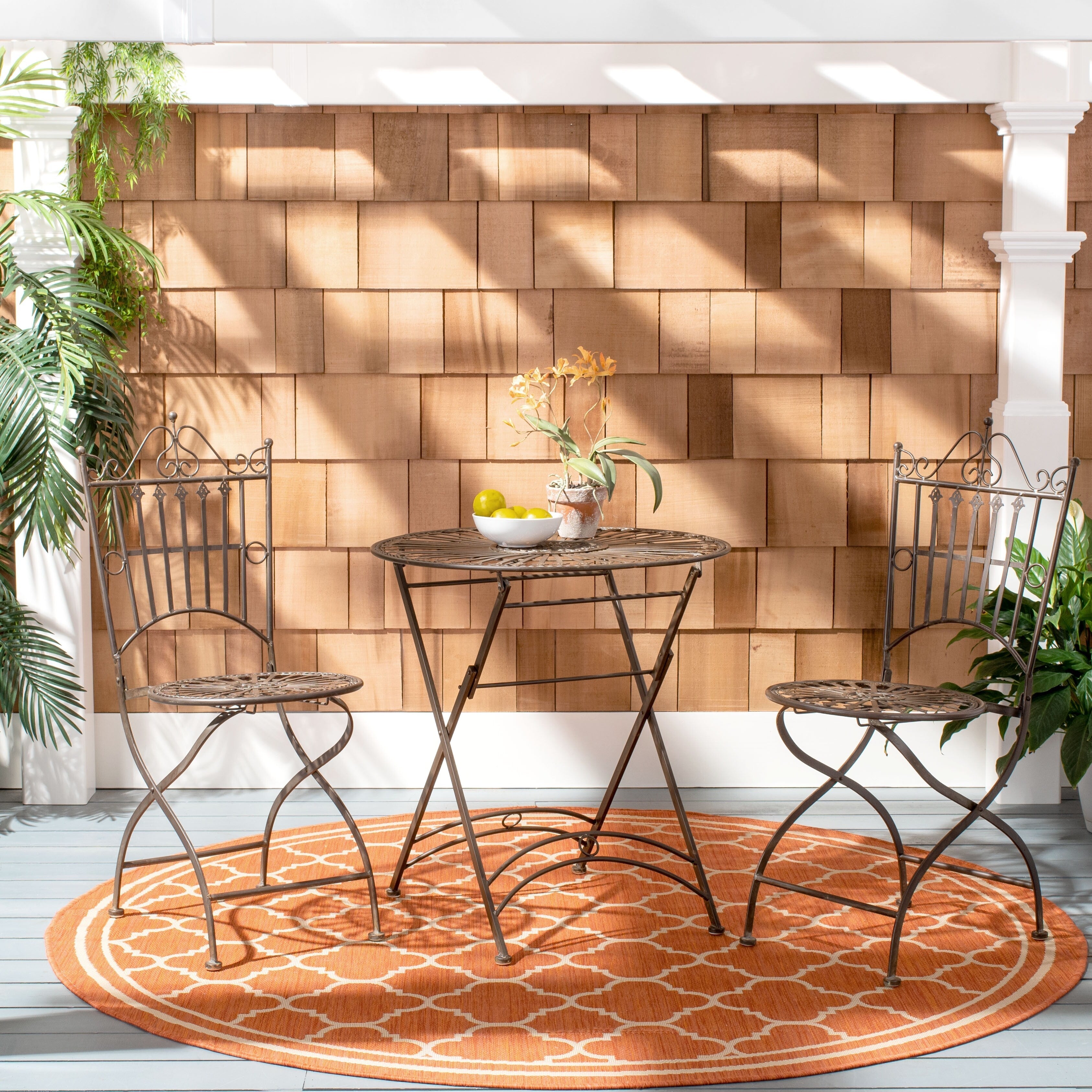 Ensemble bistrot d'extérieur 3 pièces en fer de style victorien Saige de SAFAVIEH - 28 l x 28 p x 38 h