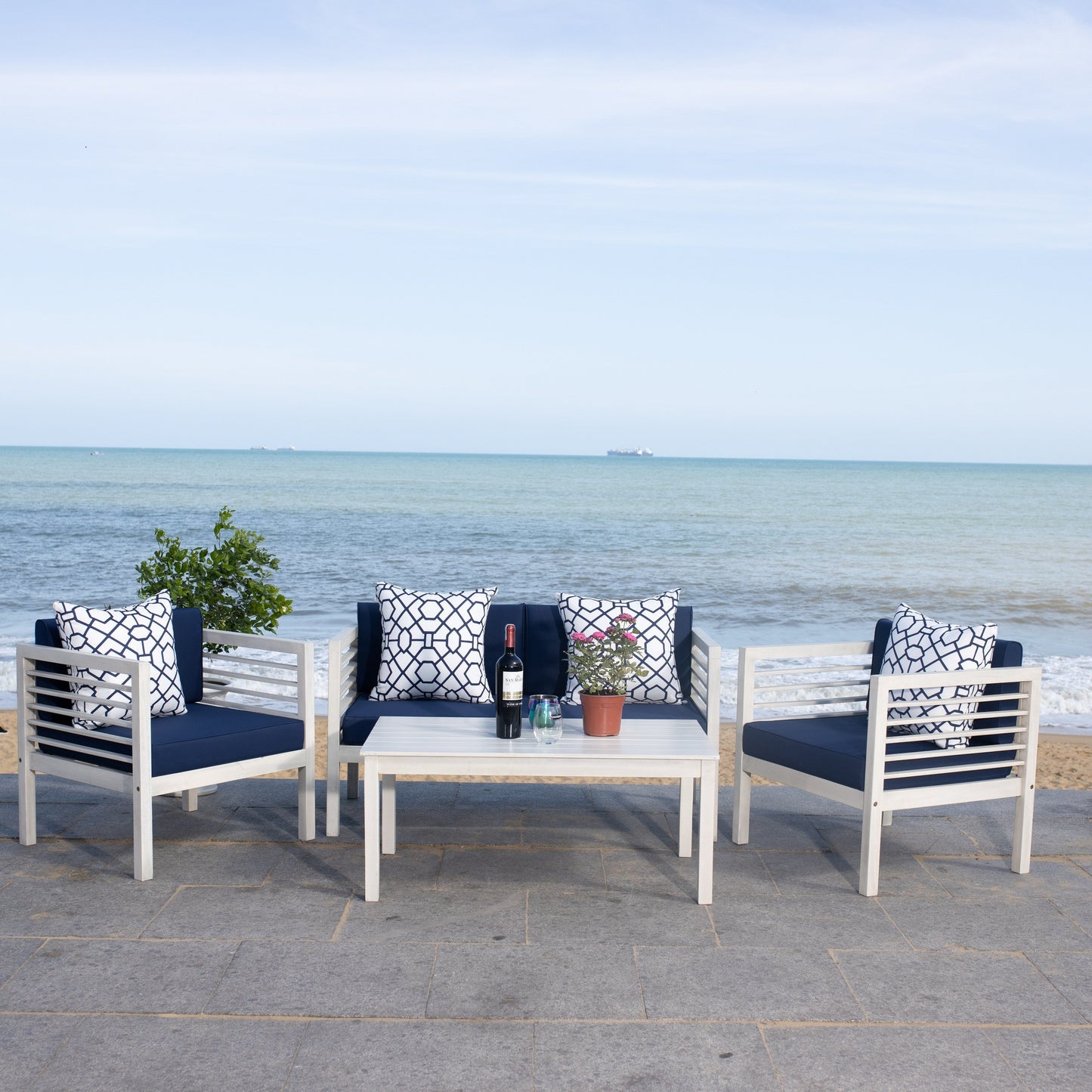 Ensemble de jardin d'extérieur SAFAVIEH Yoselin 4 pièces avec coussin décoratif – 51 L x 26 P x 26 H
