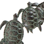 Sculpture murale en métal représentant une tortue Castine de SEI Furniture