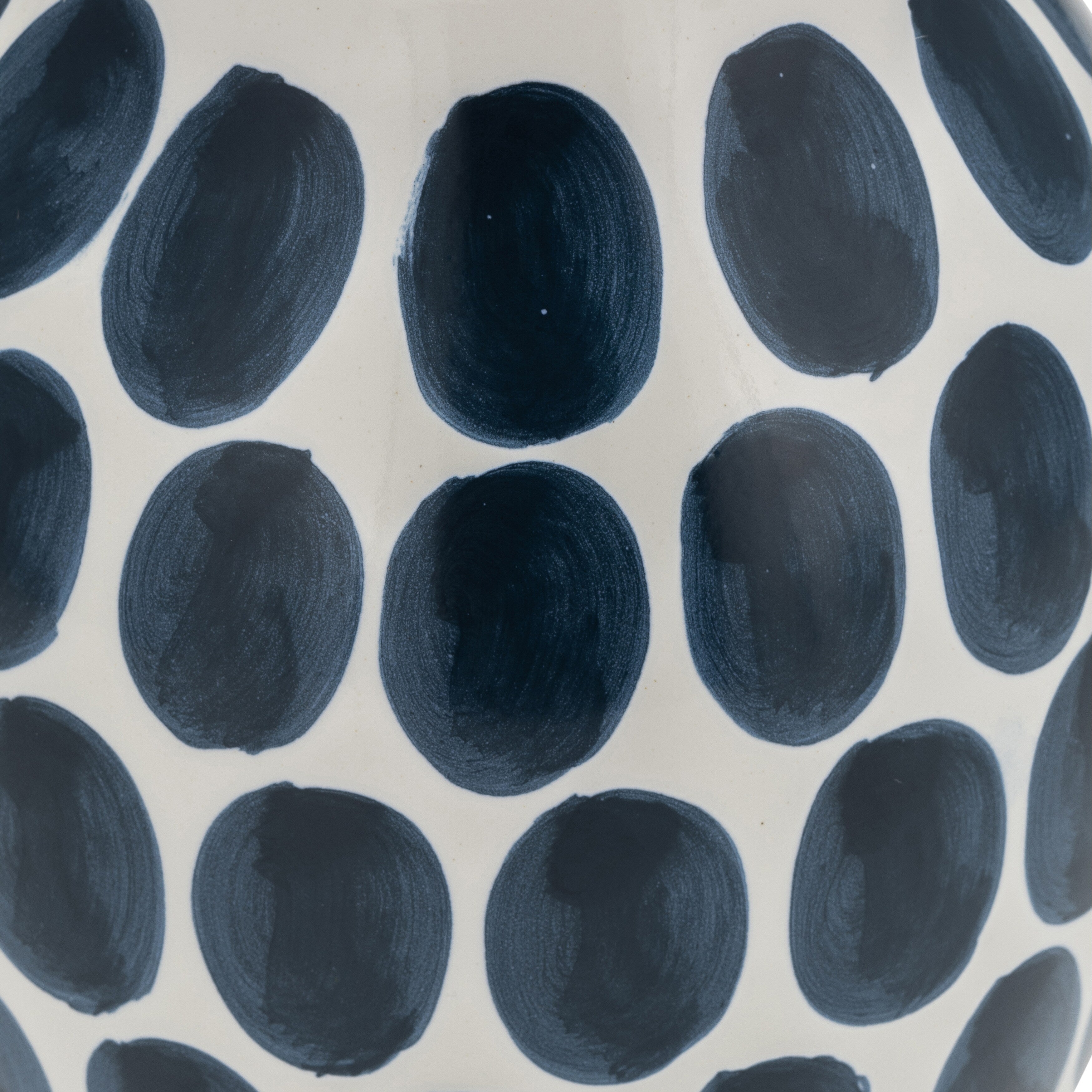 Vase abstrait en céramique blanc et à pois de Sagebrook Home