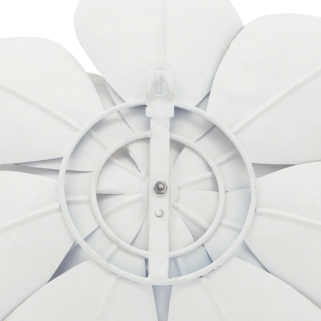 Sculpture murale contemporaine en métal représentant une fleur de lotus de Sagebrook Home