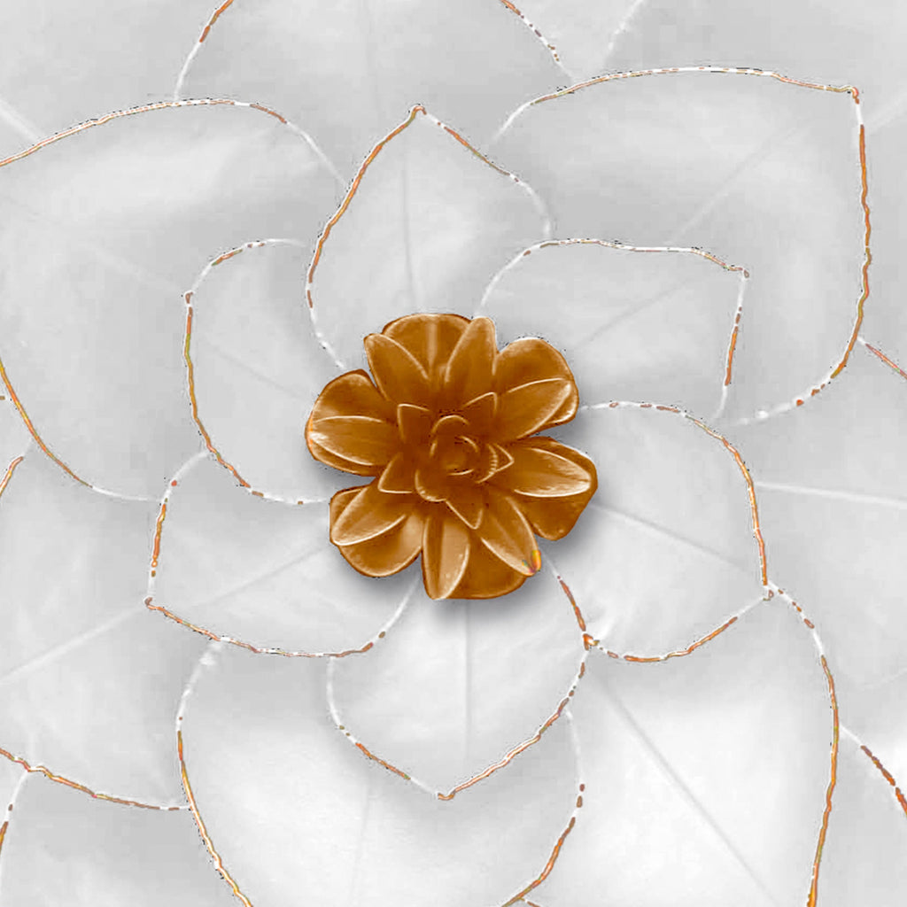 Sculpture murale contemporaine en métal représentant une fleur de lotus de Sagebrook Home