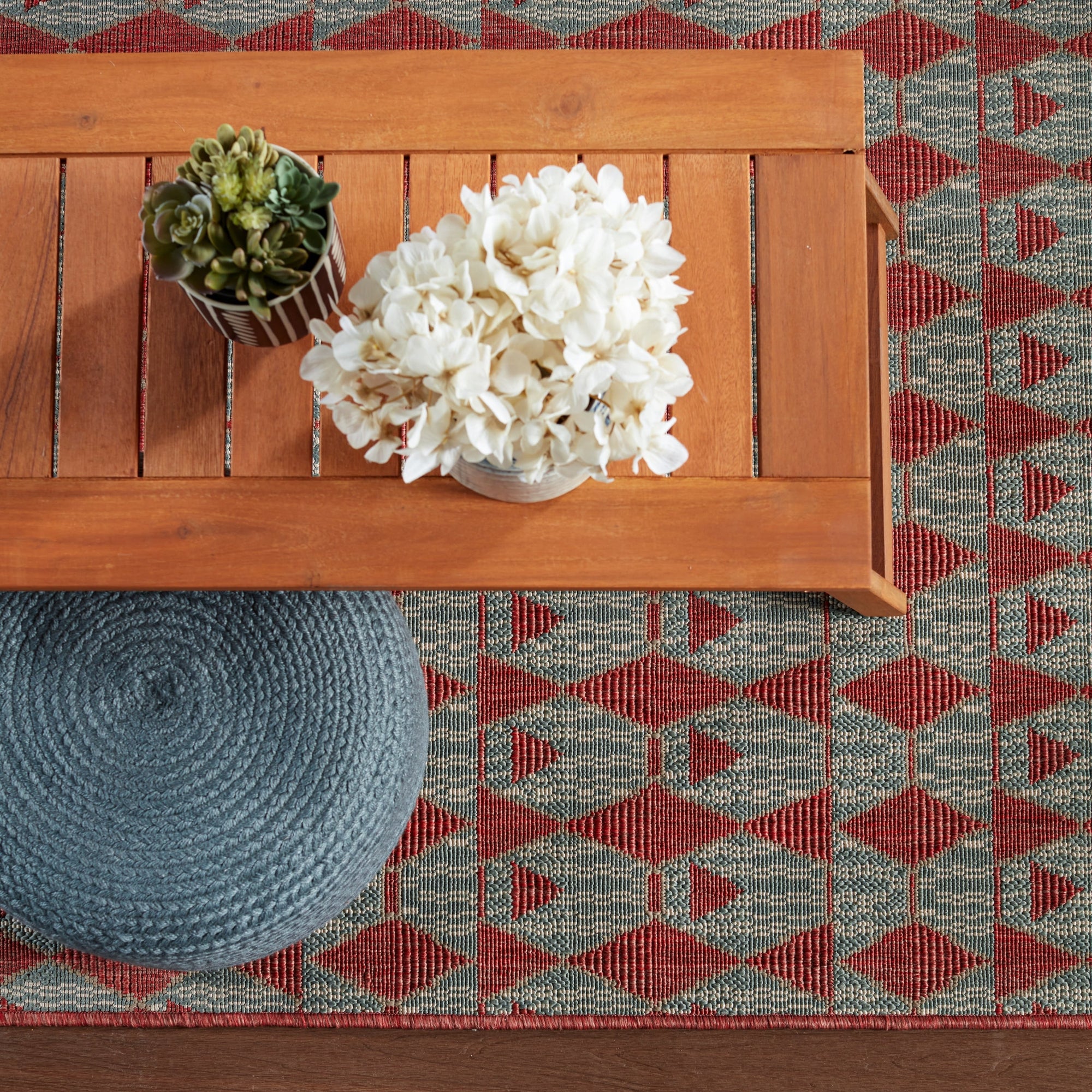 Jaipur Living Saba Solar Round Indoor/Outdoor Polyester Pouf Ottoman/Foot Stool - 18X18X12