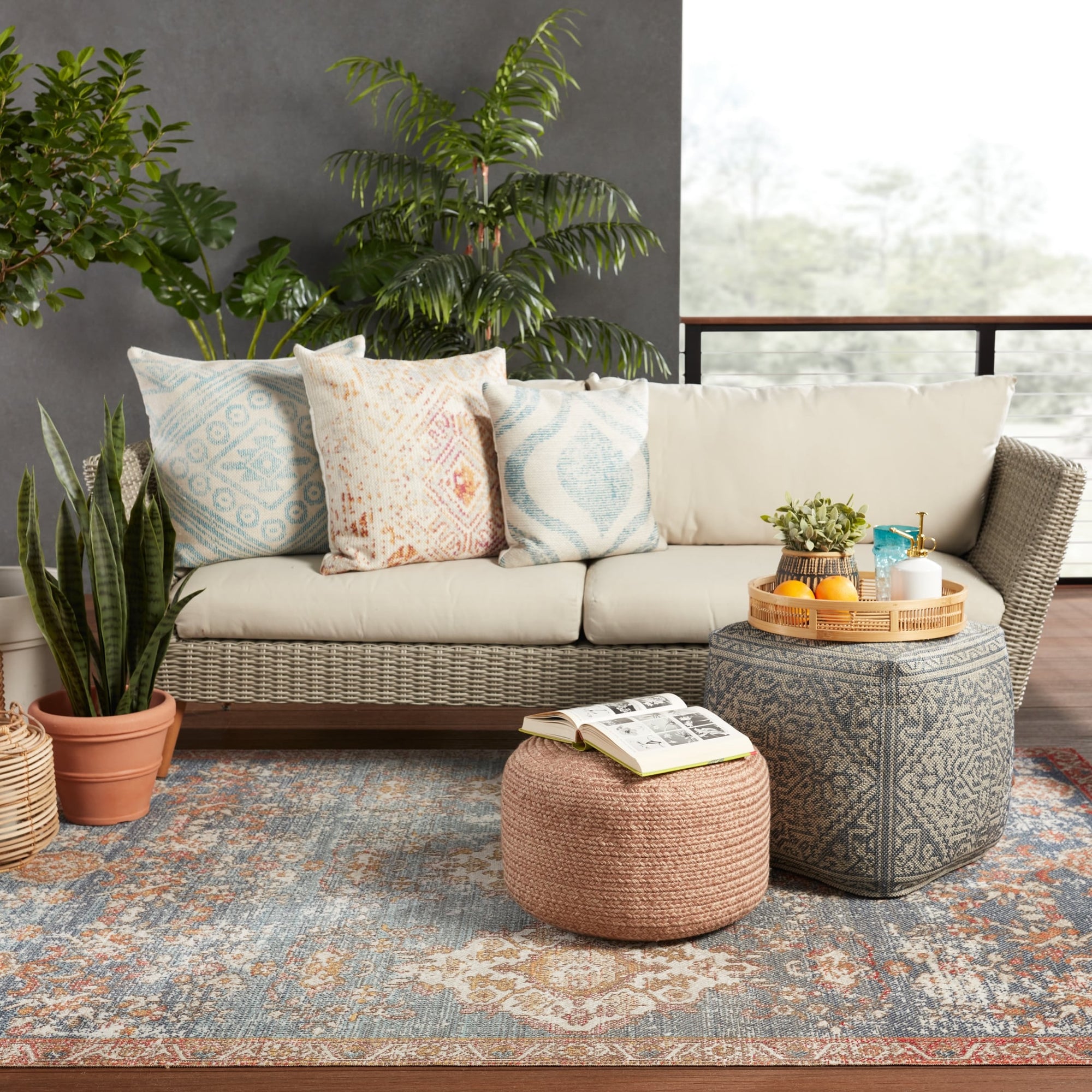 Jaipur Living Saba Solar Round Indoor/Outdoor Polyester Pouf Ottoman/Foot Stool - 18X18X12
