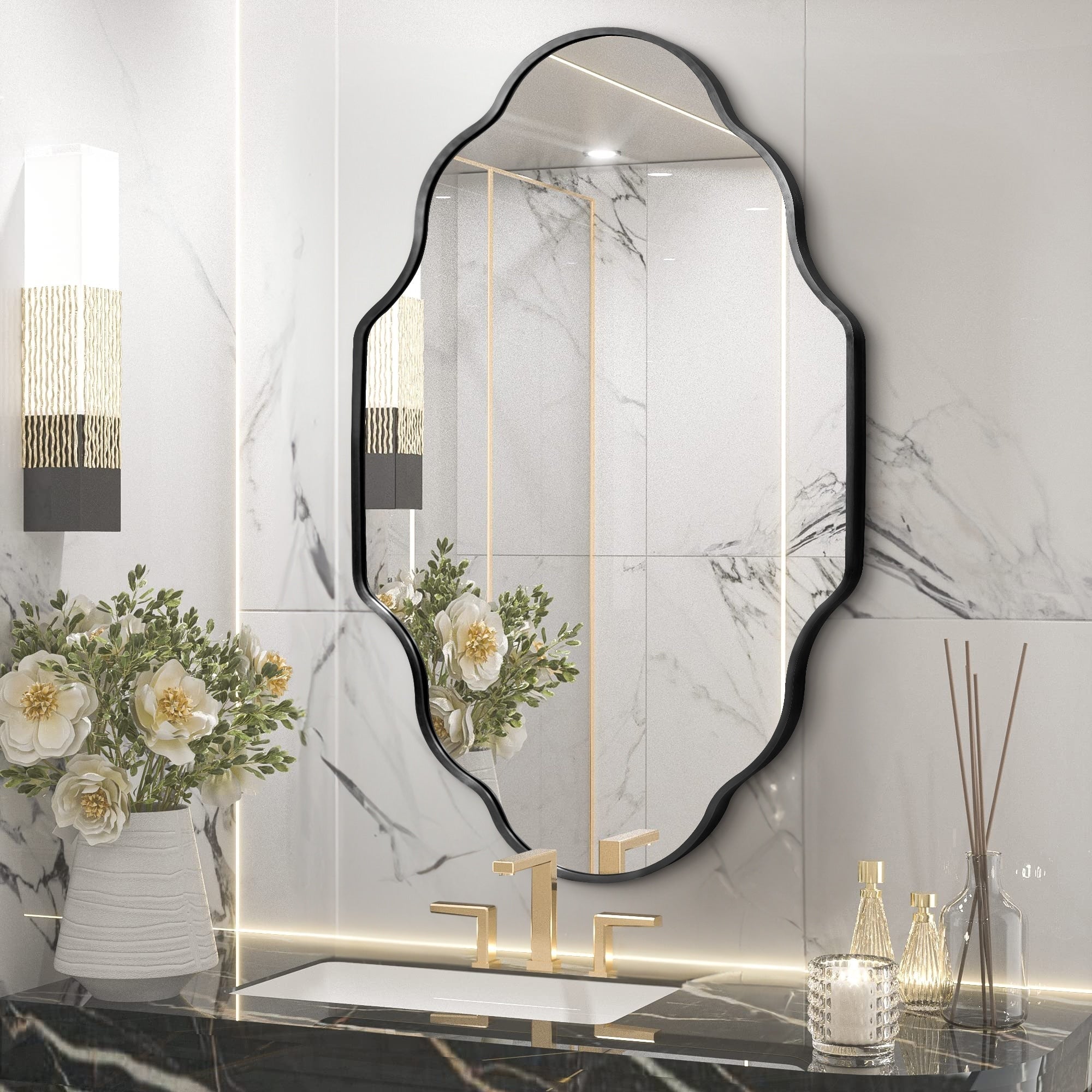 Miroir mural irrégulier festonné avec cadre en alliage d'aluminium