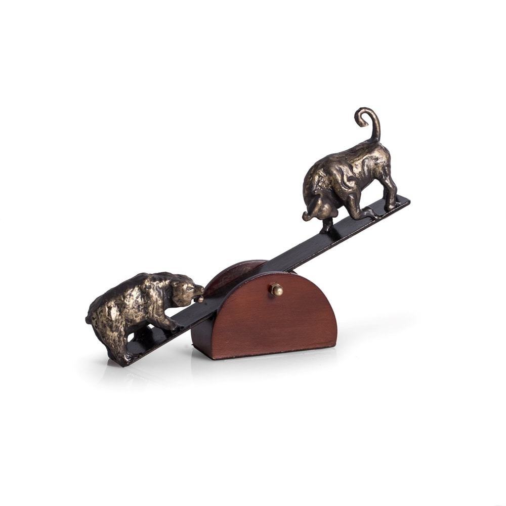 Sculpture en métal en forme de taureau et d'ours avec base en bois de teck.