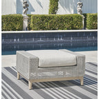 Ottoman d'extérieur gris Signature Design by Ashley Seton Creek avec coussin - 35,13 L x 24,5 P x 19 H