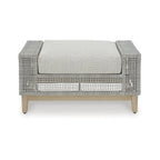 Ottoman d'extérieur gris Signature Design by Ashley Seton Creek avec coussin - 35,13 L x 24,5 P x 19 H