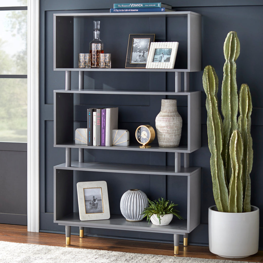 Bibliothèque à 3 niveaux Margo de Simple Living, style milieu de siècle moderne – 59,5 x 36 x 11,8 po