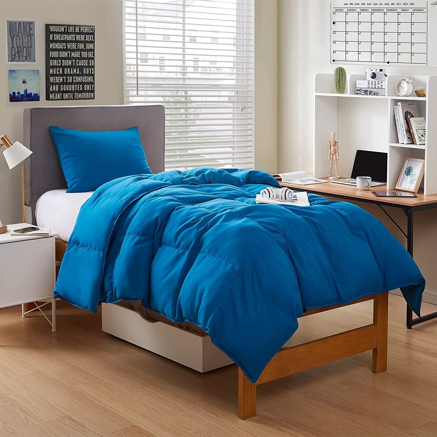 Parure de lit Snorze® Cloud - Literie surdimensionnée Coma Inducer® en bleu véritable