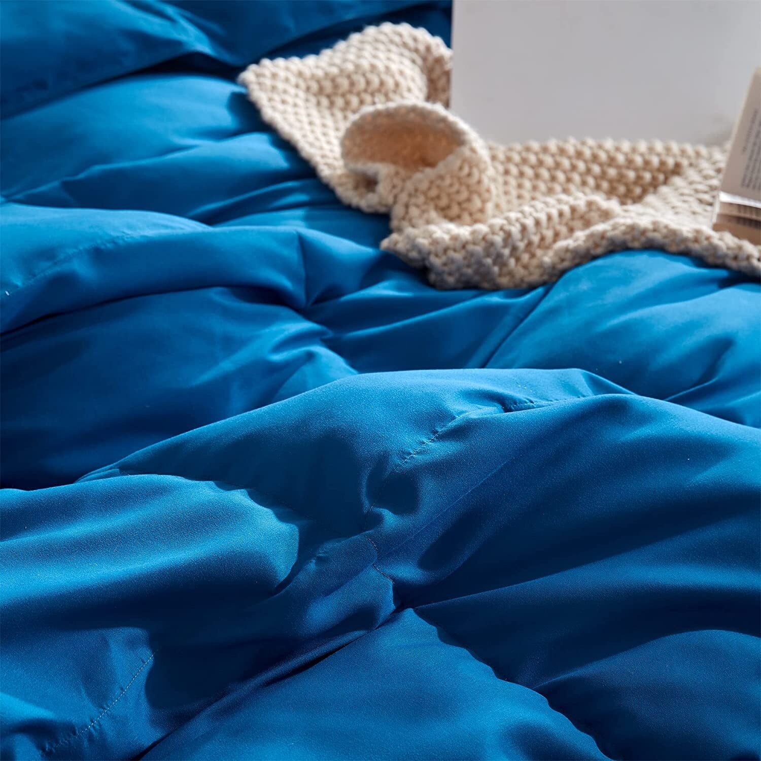 Parure de lit Snorze® Cloud - Literie surdimensionnée Coma Inducer® en bleu véritable